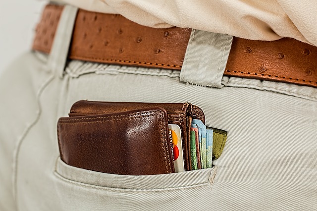 mencegah kehilangan dompet