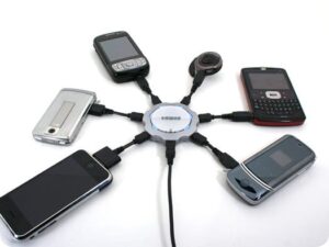 arus dan tegangan charger ponsel